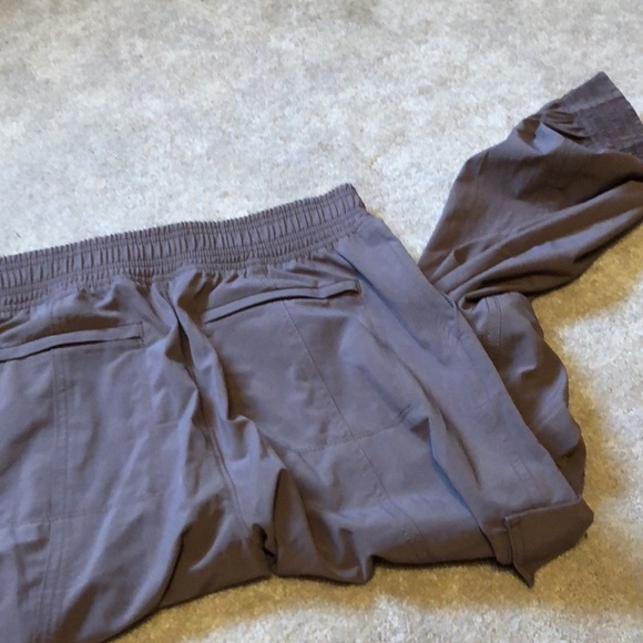 Athleta Chelsea Mid-Rise Utility Cargo Pocket Athletic Jogger in Mineral Brown - Picture 11 of 12